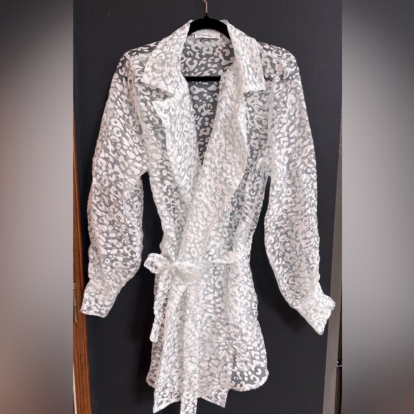 Bathing Suit Cover Up or Topper For a Sleeveless Dress Sheer White Leopard Print - Picture 1 of 7